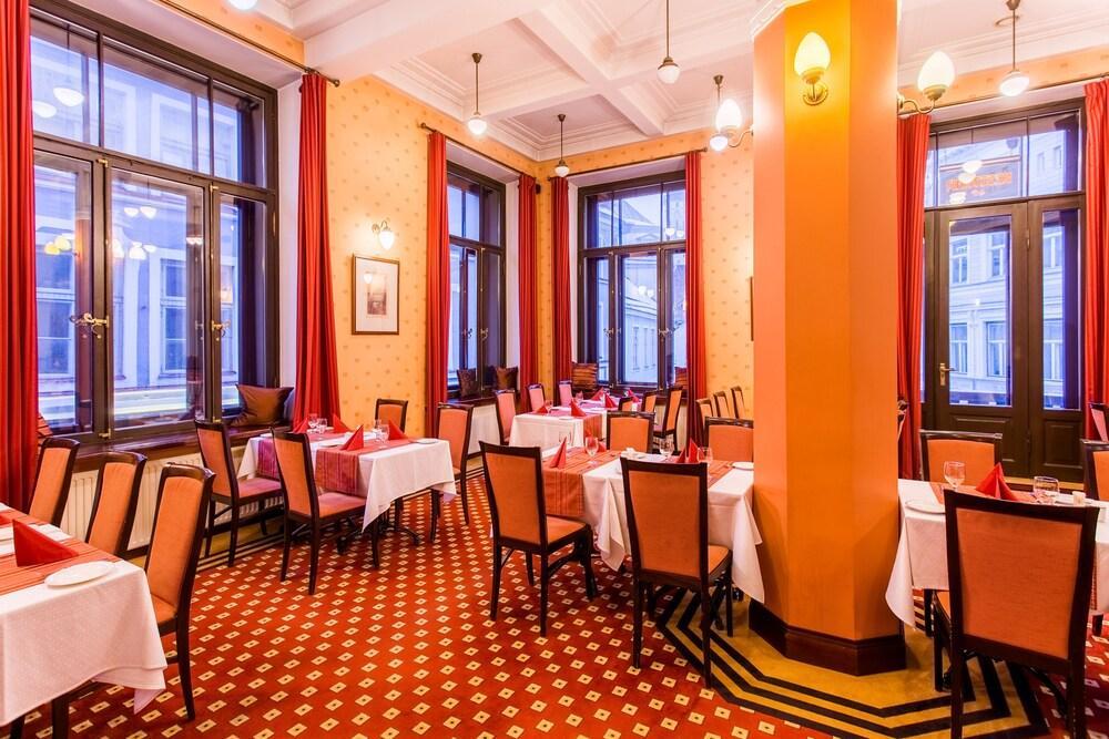 Hestia Hotel Maestro Old Town Талин Екстериор снимка