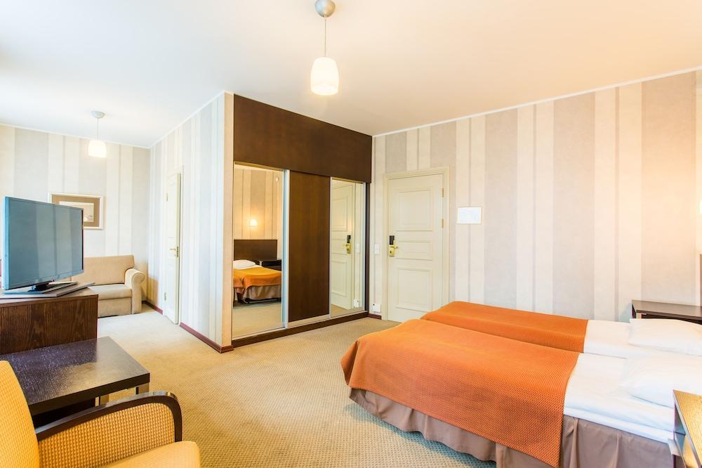 Hestia Hotel Maestro Old Town Талин Екстериор снимка