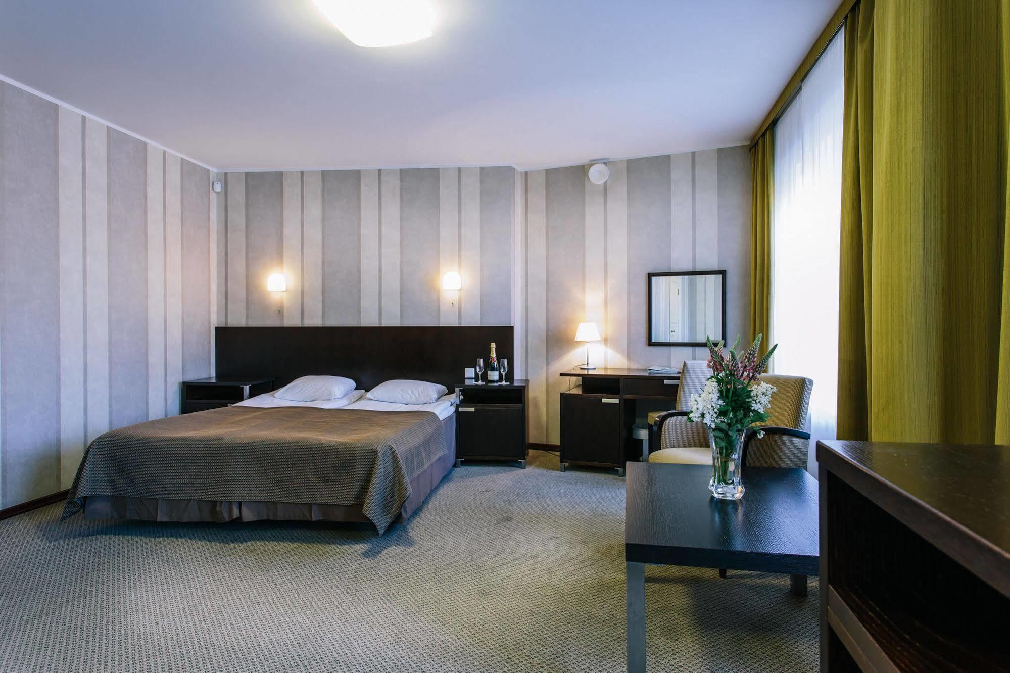 Hestia Hotel Maestro Old Town Талин Екстериор снимка