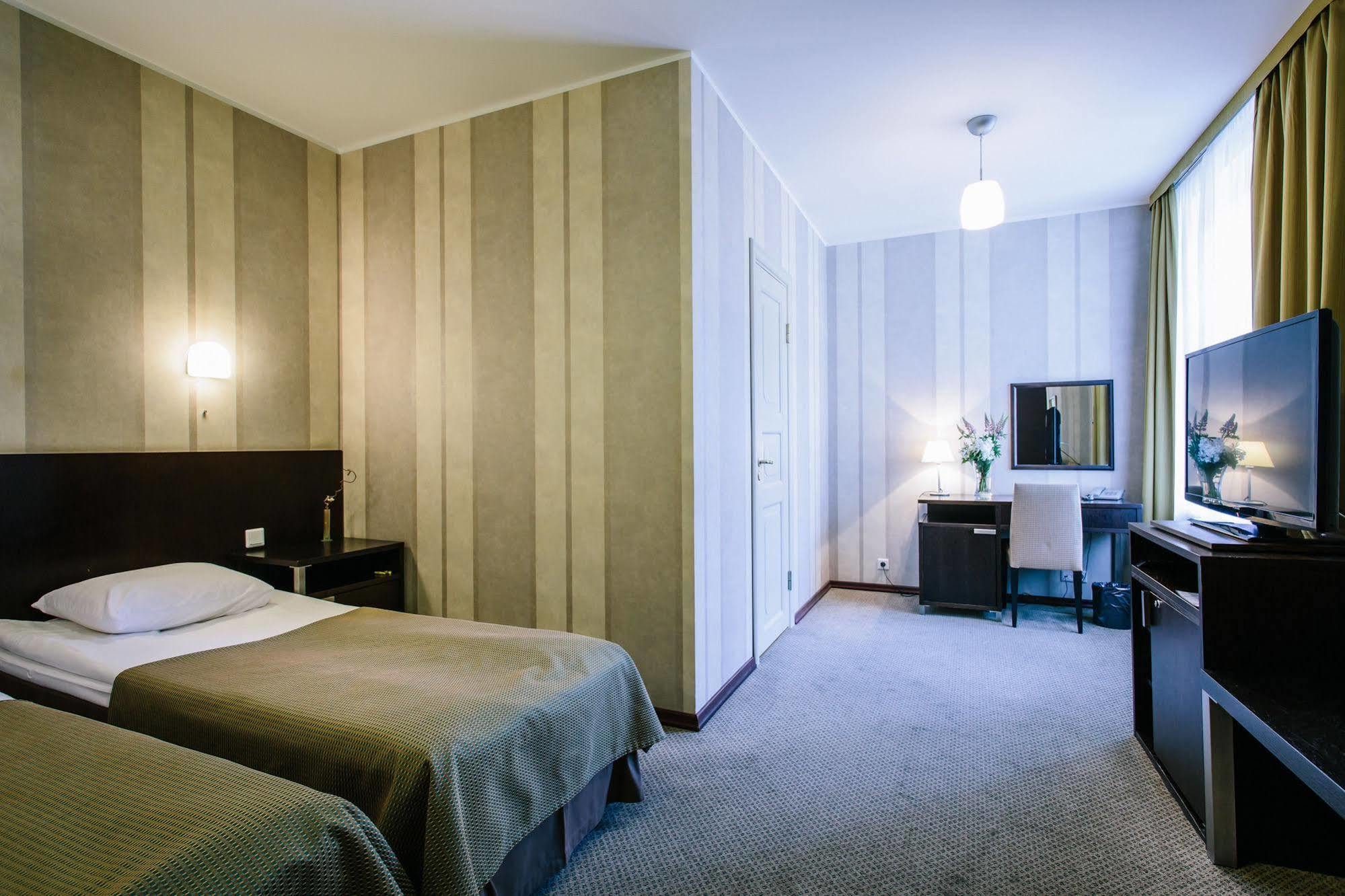 Hestia Hotel Maestro Old Town Талин Екстериор снимка